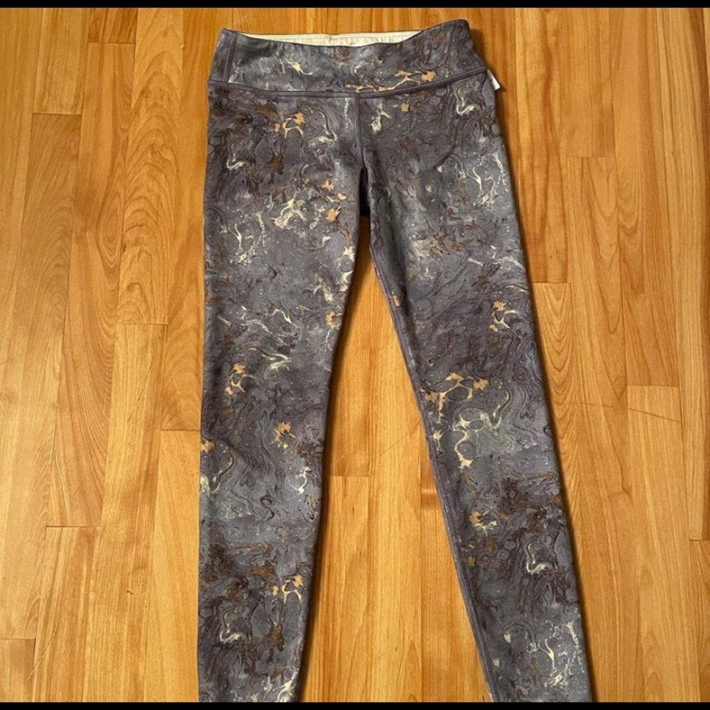 Athletic pants